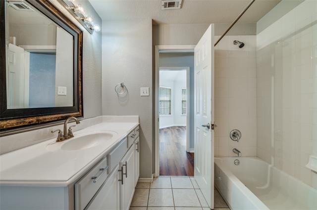Building Photo - 9720 Colonywood Dr