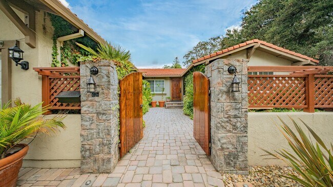 Building Photo - 22 Greengate Ct