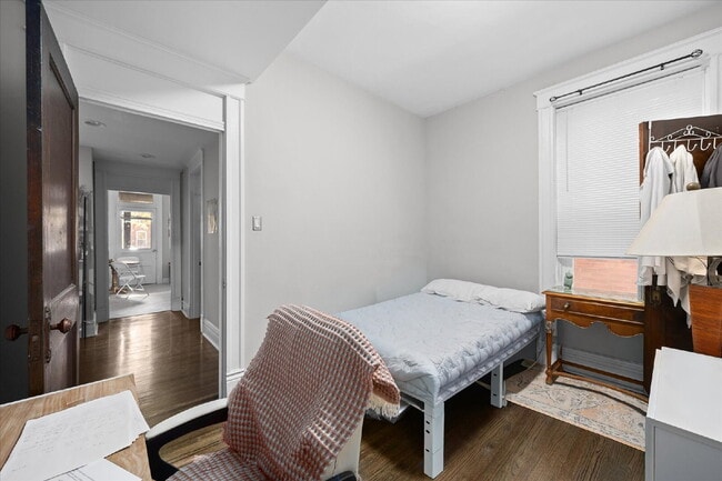 Building Photo - "Charming 3-Bed Duplex with Hardwood Floors & Cozy Fireplace - 6114 Waterman Blvd, St. Louis!" ST...