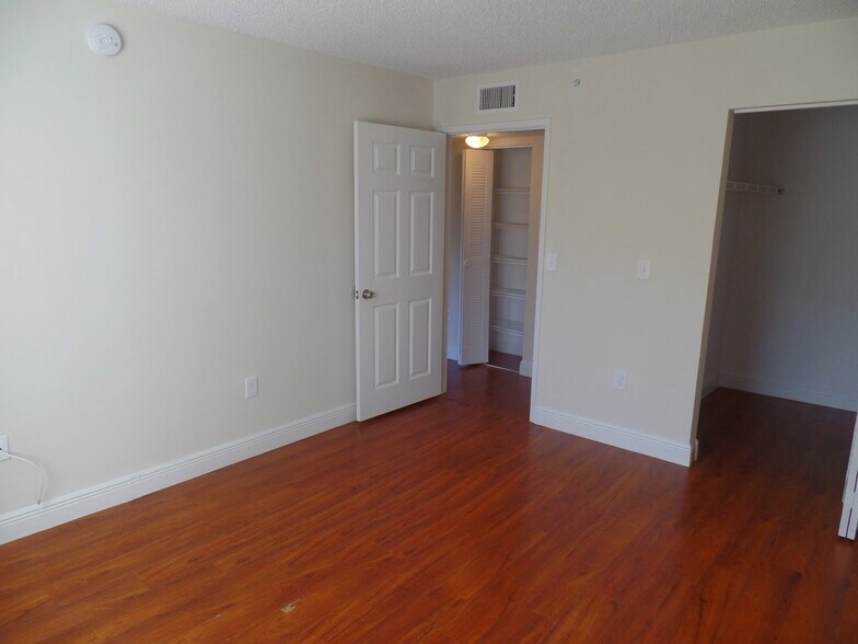 Building Photo - 3844 Lyons Rd