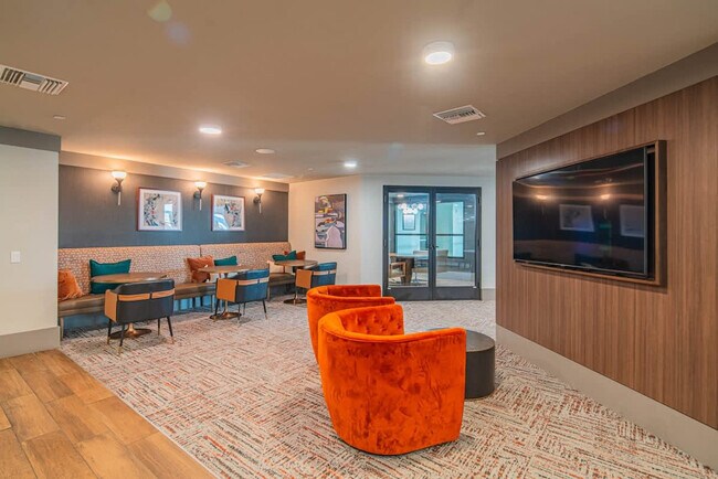 Building Photo - 15501 N Dial Blvd