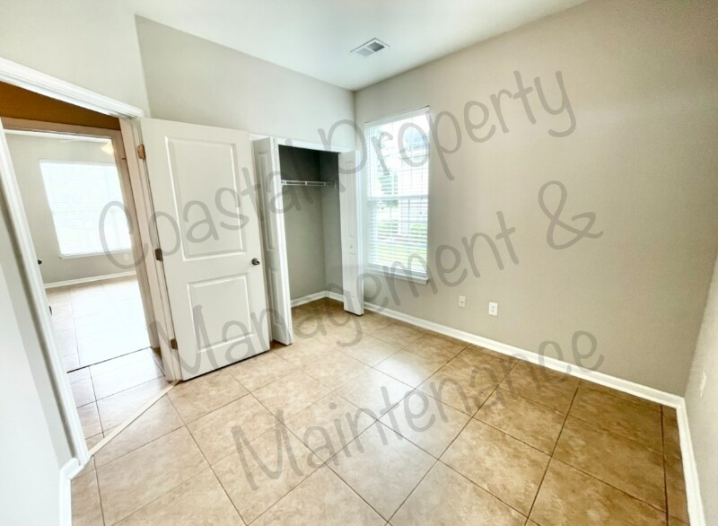 Building Photo - 135 Carolina Oaks Dr