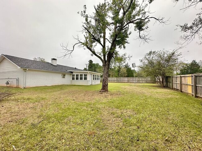 Building Photo - Charming Single-Story Brick Home Available...