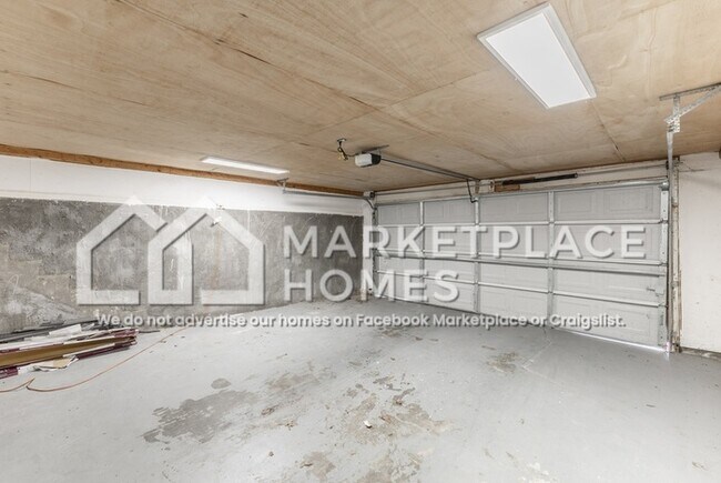 Building Photo - 531 Farmingdale Rd SE