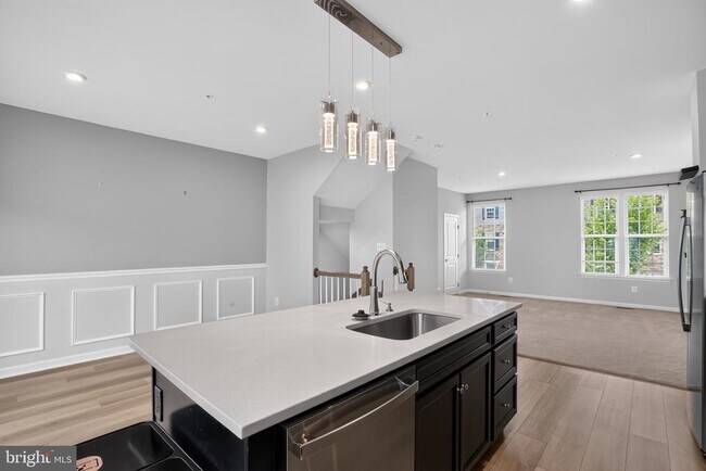 Building Photo - 151 Seldovia Dr