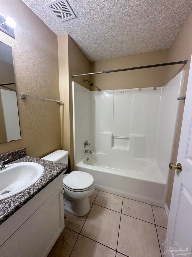 Building Photo - 2028 Coral Reef Rd