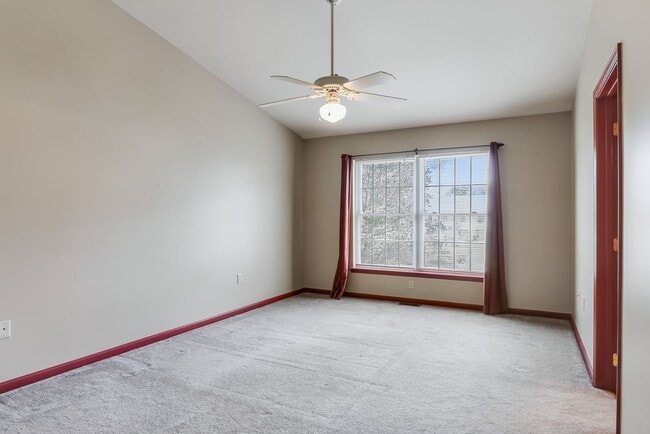 Building Photo - Three bedroom two and a half bathroom town...