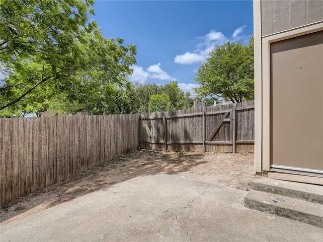 Building Photo - 13913 Harris Ridge Blvd
