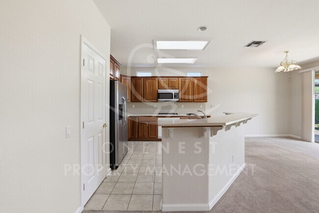 Building Photo - Refreshed 2-bedroom plus den, 2.5-bathroom in beloved Sun City Lincoln Del Webb community!