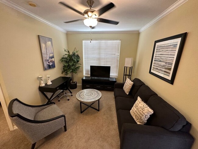 Building Photo - 1 Bed 1 Bath located at Casa De Soledad!