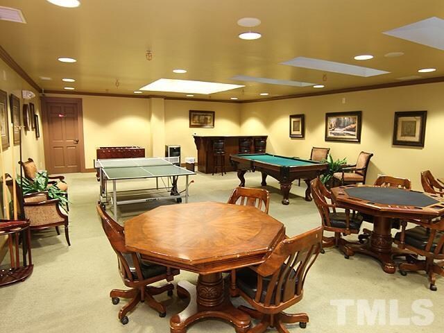 Building Photo - 8526 Quarton Dr