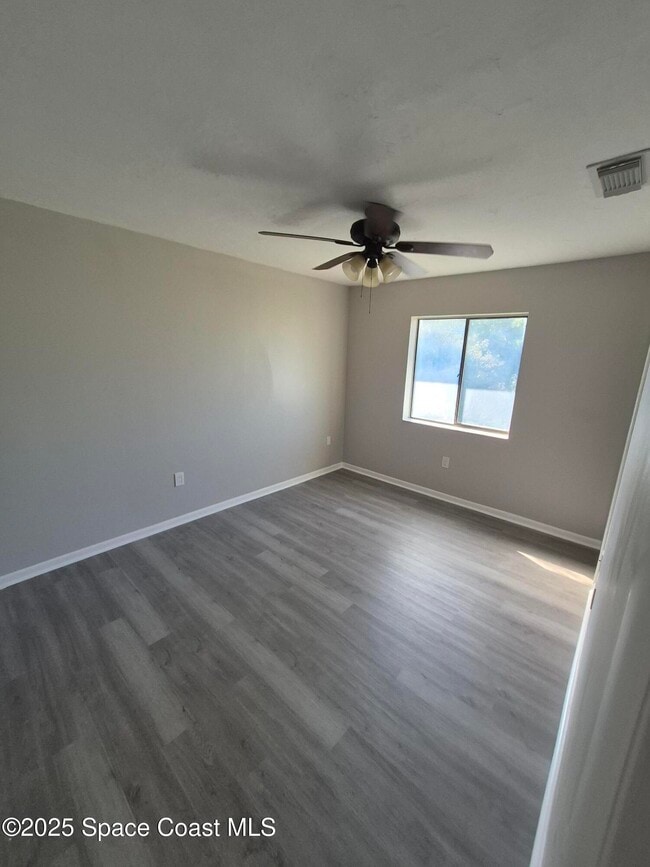 Building Photo - 1342 Vandalia Ave SE