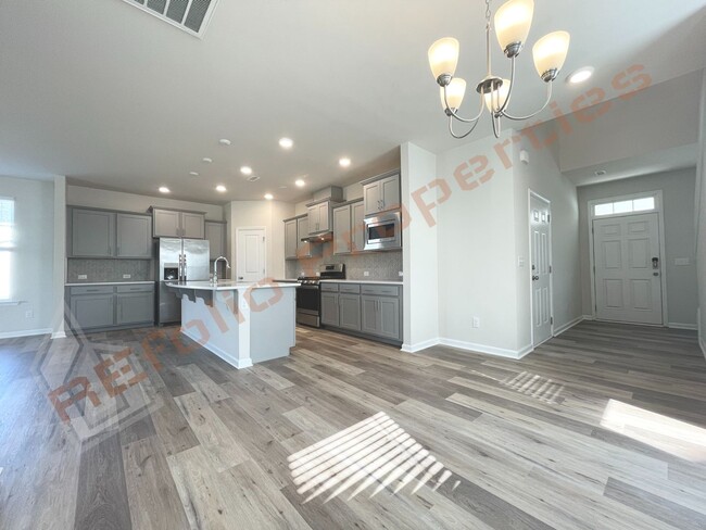 Building Photo - Beautiful 4 Bedroom 2.5 Bathroom Home w/ G...