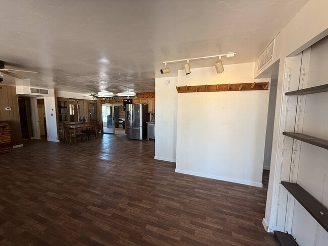 Building Photo - 8221 S Taylor Ln