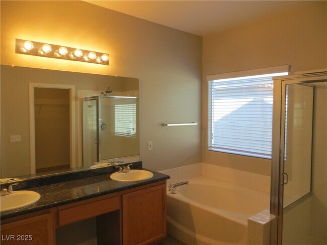 Building Photo - 3011 Mastercraft Ave