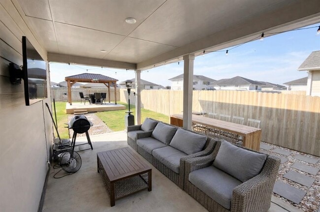 Building Photo - 20707 John Gill Dr