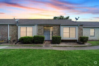 Building Photo - 8952 Wilcrest Dr