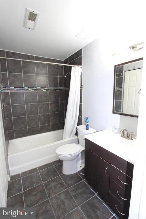 Building Photo - 604 Ravens Crest Dr