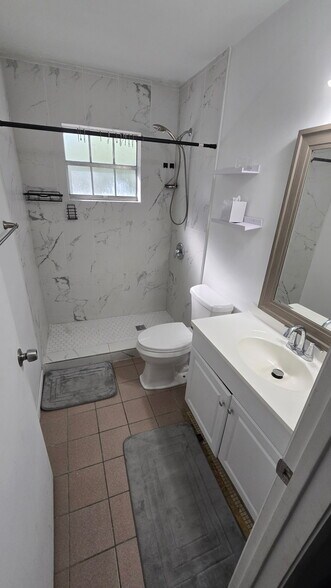 Building Photo - 15300 SW 43rd Terrace Rd