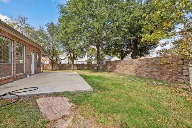 Building Photo - 11130 Camino Oaks Dr