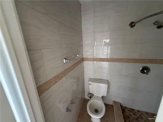 Building Photo - 12 E Schunior St