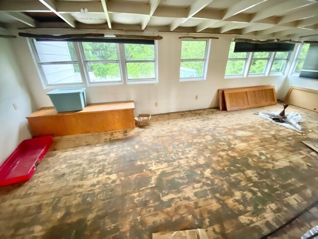 Building Photo - 2 Bedroom Home in Burlington VT Available ...