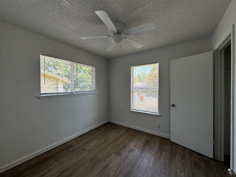 Building Photo - 5710 Glen Meadow Dr