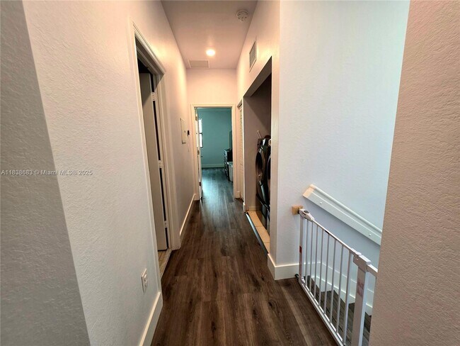 Building Photo - 11562 SW 254th St