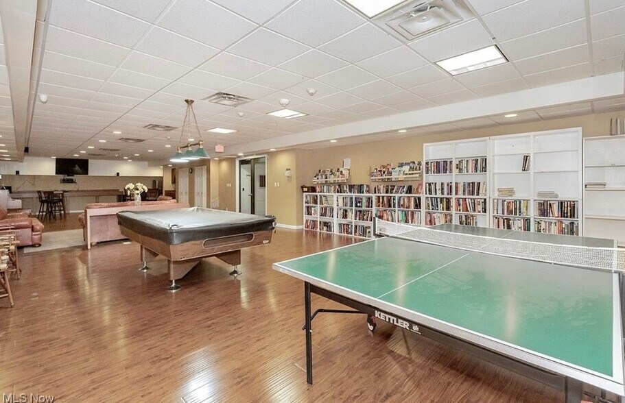 Building Photo - 12500 Edgewater Dr