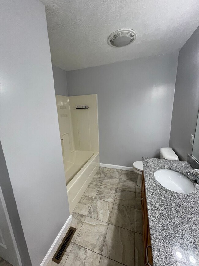 Building Photo - 1513 King Henry Dr