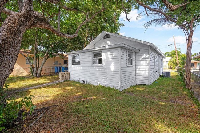 Building Photo - 1159 Engman St