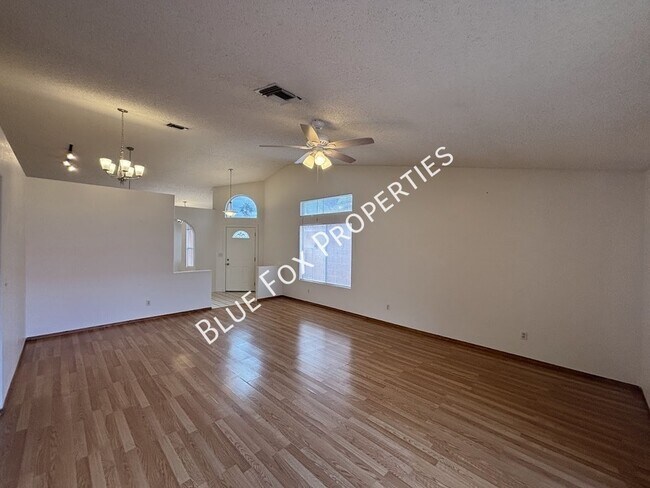 Building Photo - 9913 N Woodstone Trail