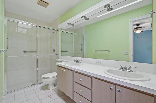 Building Photo - 7801 Geminata Oak Ct