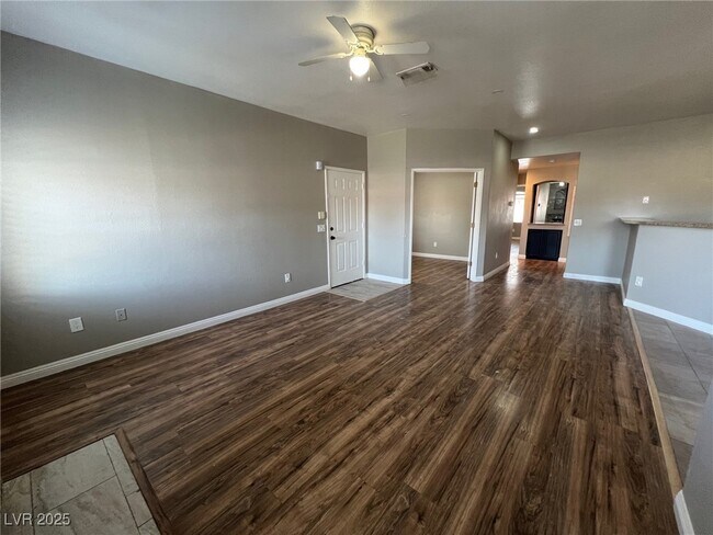 Building Photo - 5415 W Harmon Ave