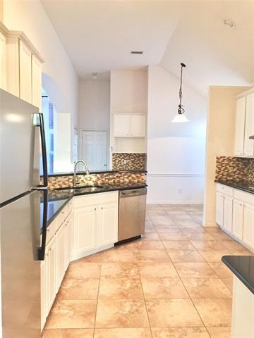 Building Photo - 17712 River Chase Dr