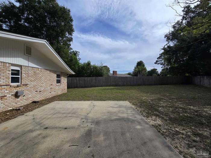 Building Photo - 3901 Croydon Rd