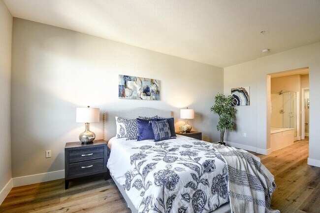 Building Photo - 809 Auzerais Ave