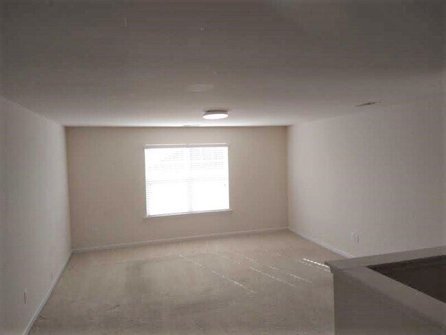 Building Photo - 10313 Solar Way