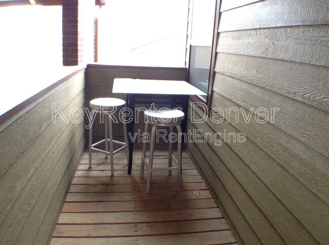 Building Photo - 8760 Corona St