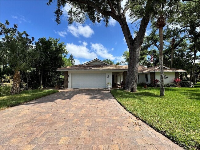 Building Photo - 3601 Garden Lakes Clenet