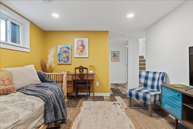 Building Photo - Stunning 4BR/2BA Home in Prime West End Location | Fully Remodeled with Custom Touches