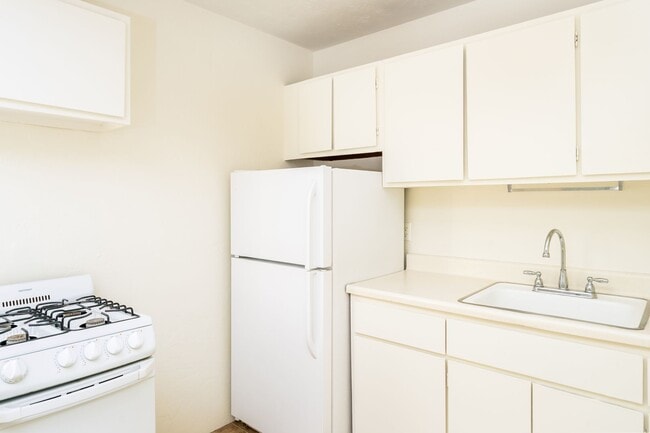 Interior Photo - Yale Place