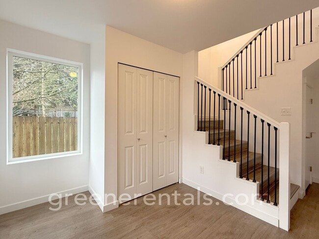 Building Photo - 1944 Olympia Ave NE