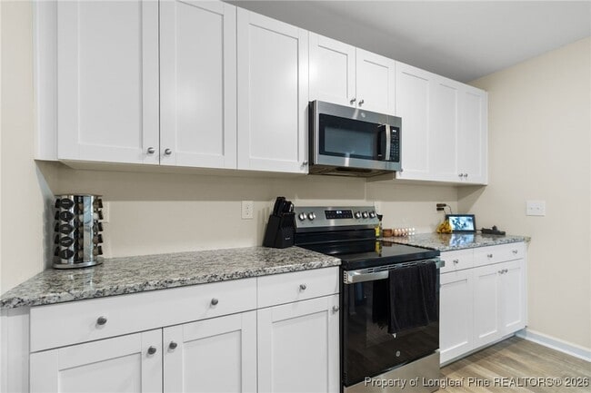 Building Photo - 302 Post Ave