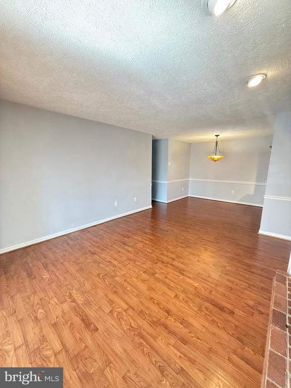 Building Photo - 10002 Oakton Terrace Rd