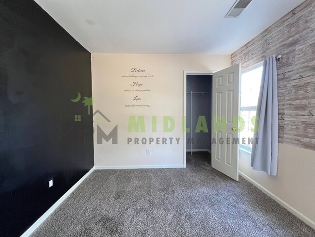 Building Photo - 168 Springway Dr
