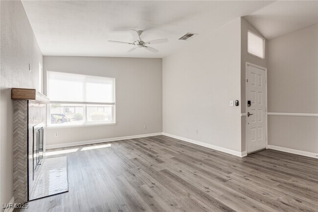 Building Photo - 5231 Dickens Dr