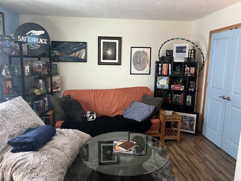 Building Photo - 1766 Buckrake Ave