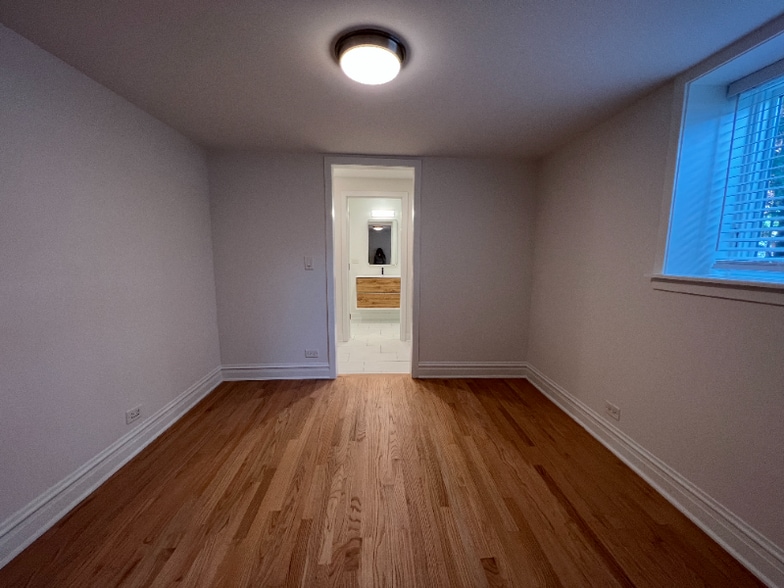 Building Photo - 2556 N Kedzie Blvd