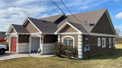Building Photo - 404 Mesa Dr